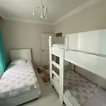 Apartment My White House *