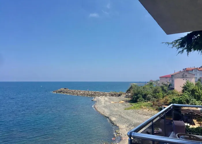 Апартаменты My White House *