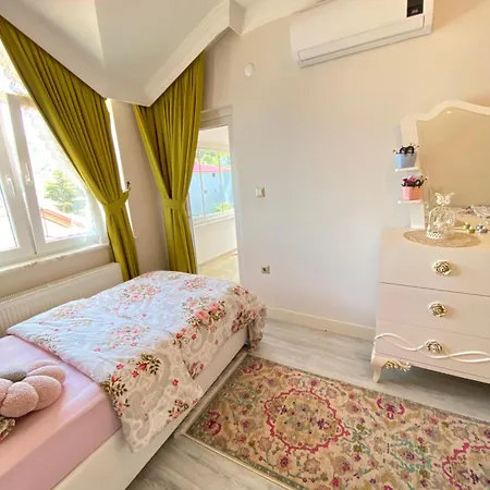 My White House Apartment *