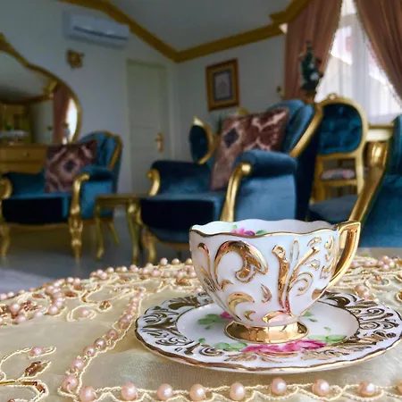 Apartment My White House *